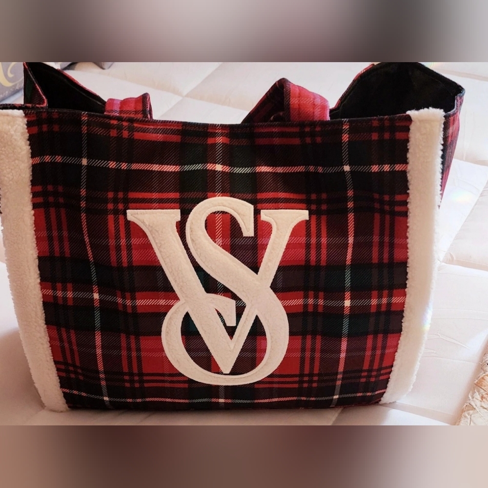 Victoria secrets overnight tote,plaid nwot